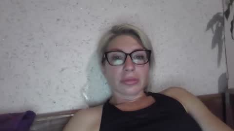 fox_red_lady7 online show from June 4, 8:26 pm