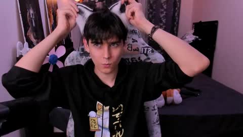 Foxicfu online show from April 8, 1:58 pm