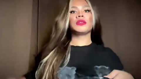 KITTY online show from February 1, 10:45 am