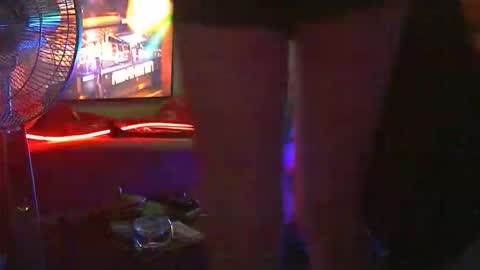 foxxxy_71 online show from October 7, 7:32 pm