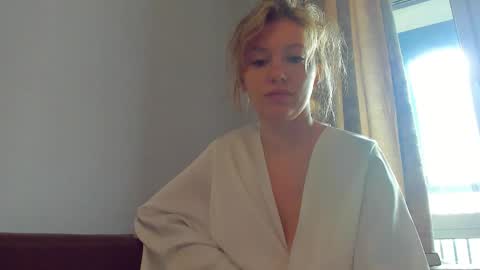 Foxy online show from May 15, 12:52 am