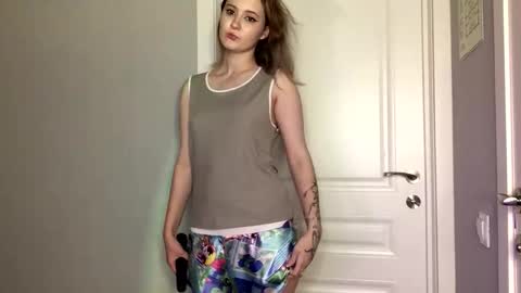 Snapshot of foxydollkate chatting on September 10, 6:25 am Kate online show from September 10, 6:25 am