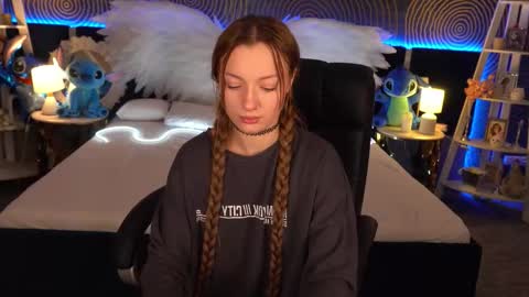 Maya online show from November 26, 3:31 pm