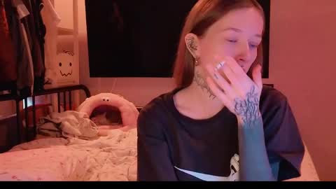 fran_bow online show from April 28, 1:15 pm