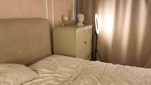 Marybrown eye Katy gray eye online show from February 11, 6:28 am