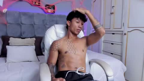 frank98_ online show from October 7, 2:18 am