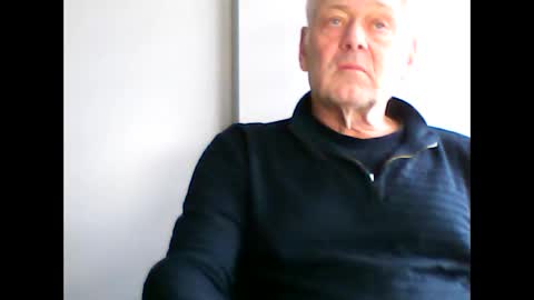 frannkboy61 online show from May 17, 5:33 pm