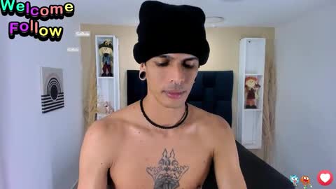Snapshot of franvill_trato chatting on October 10, 10:03 pm Franvill trato online show from October 10, 10:03 pm