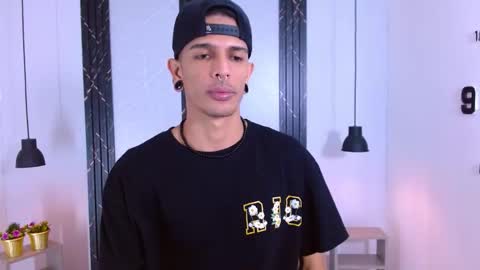 Snapshot of franvill_trato chatting on September 29, 7:35 pm Franvill trato online show from September 29, 7:35 pm