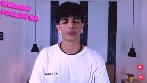 Snapshot of franvill_trato chatting on October 17, 7:29 pm Franvill trato online show from October 17, 7:29 pm