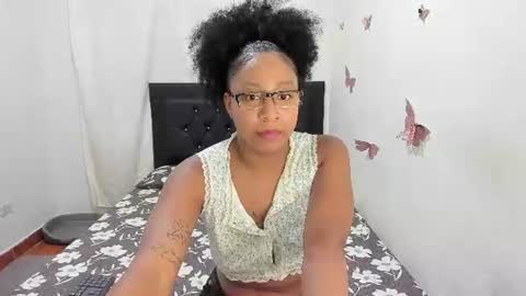 franyeli online show from July 23, 1:58 am