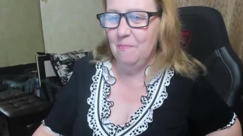 Snapshot of fraumartha chatting on November 1, 12:37 pm FrauMartha online show from November 1, 12:37 pm