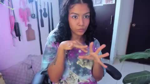 Lia Gomez online show from November 17, 3:03 pm