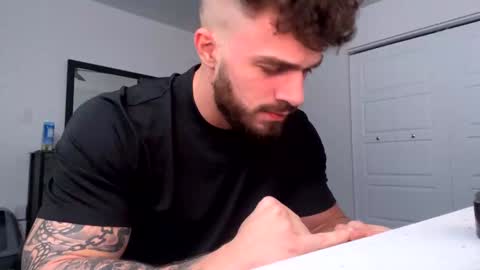 freakyfitking online show from December 3, 12:52 am