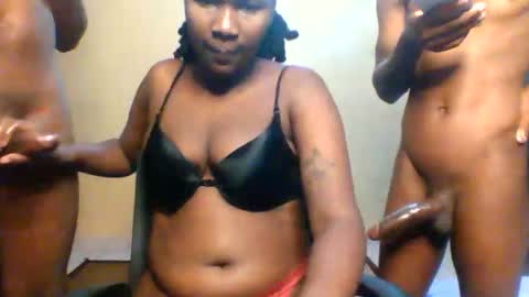 freakyg292511 online show from March 12, 4:49 am