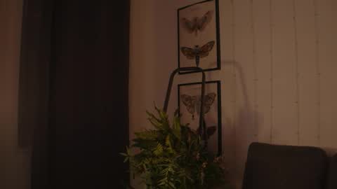 Snapshot of freckle_diyana chatting on September 30, 6:57 am Diyana online show from September 30, 6:57 am