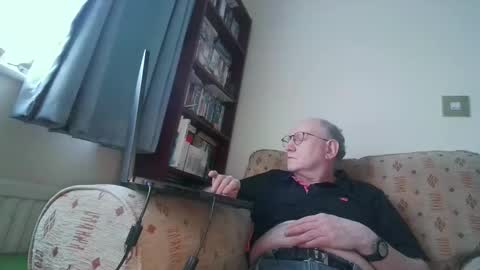 Keith online show from April 4, 6:04 pm