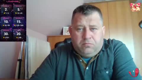 Snapshot of freeboy80180 chatting on February 26, 9:44 am freeboy80180 online show from February 26, 9:44 am