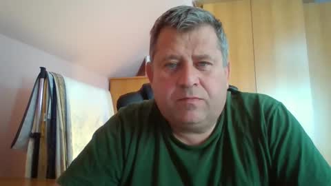 Snapshot of freeboy80180 chatting on September 18, 2:43 pm freeboy80180 online show from September 18, 2:43 pm