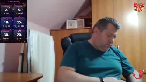 Snapshot of freeboy80180 chatting on February 21, 4:37 pm freeboy80180 online show from February 21, 4:37 pm