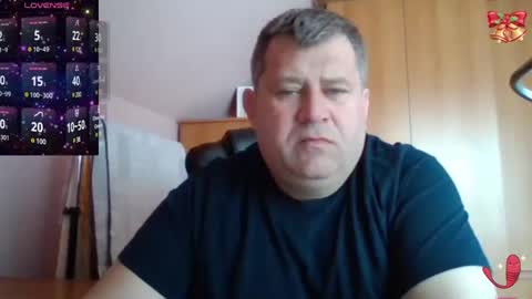 Snapshot of freeboy80180 chatting on February 6, 9:53 am freeboy80180 online show from February 6, 9:53 am