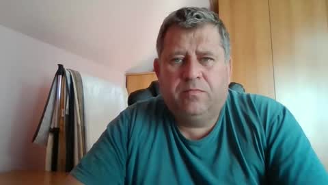 Snapshot of freeboy80180 chatting on September 15, 1:56 pm freeboy80180 online show from September 15, 1:56 pm