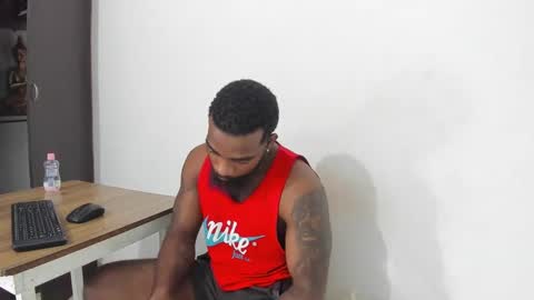 Snapshot of freedom_24 chatting on February 18, 4:48 am shakur online show from February 18, 4:48 am