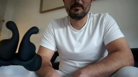 Snapshot of frenchhard0000 chatting on February 20, 10:59 am Horny french hard online show from February 20, 10:59 am