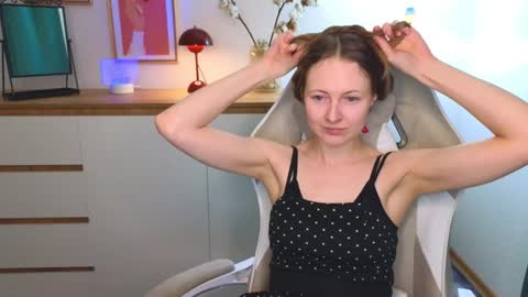 Freya online show from December 11, 7:25 pm