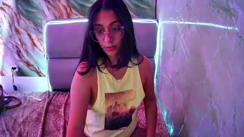 Snapshot of freyja_01 chatting on February 3, 9:50 pm Freyja online show from February 3, 9:50 pm