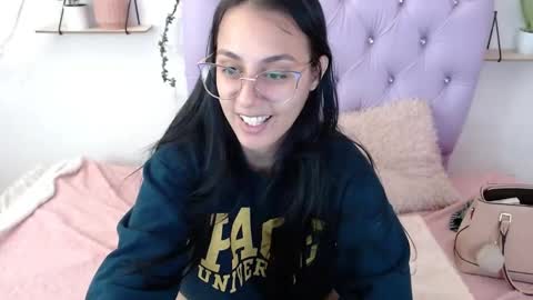 Snapshot of freyja_01 chatting on September 25, 10:06 pm Freyja online show from September 25, 10:06 pm