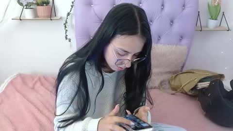 Snapshot of freyja_01 chatting on September 21, 3:21 am Freyja online show from September 21, 3:21 am