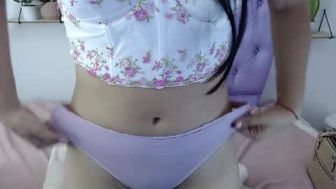 Snapshot of freyja_01 chatting on September 28, 2:20 am Freyja online show from September 28, 2:20 am
