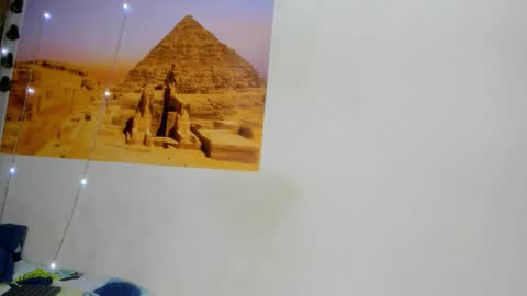 Snapshot of frezzita_ chatting on October 14, 8:45 pm Frezzita online show from October 14, 8:45 pm
