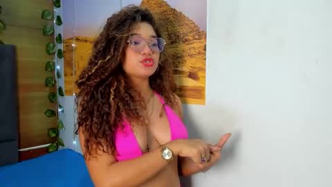 Snapshot of frezzita_ chatting on October 17, 9:19 pm Frezzita online show from October 17, 9:19 pm