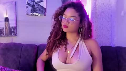 Frezzita online show from November 15, 9:49 pm