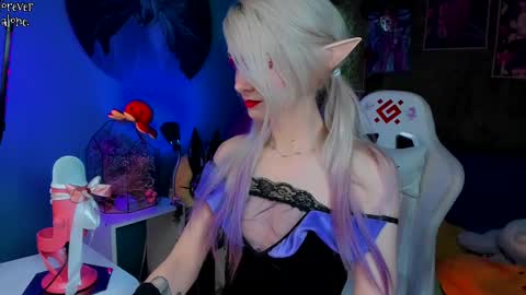 Snapshot of frida_fortune chatting on March 12, 1:30 pm Frida A boost to fortune for the one who gives a thumbs up and a bonus lucky for those who support me by joining the fanclub online show from March 12, 1:30 pm