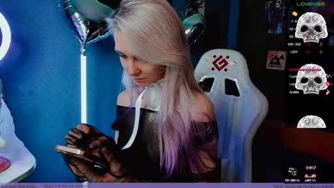 Snapshot of frida_fortune chatting on January 23, 2:28 pm Frida A boost to fortune for the one who gives a thumbs up and a bonus lucky for those who support me by joining the fanclub online show from January 23, 2:28 pm