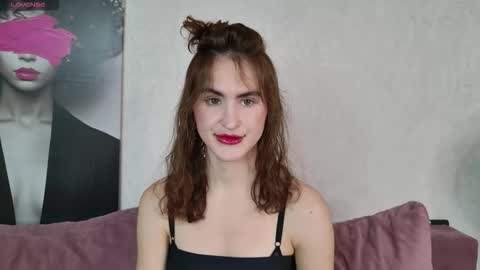 Snapshot of fridacure chatting on October 3, 7:33 pm Frida online show from October 3, 7:33 pm