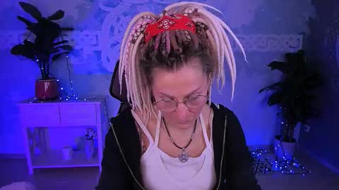 Frida Tander online show from March 10, 5:45 am