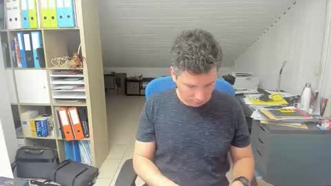Snapshot of frikits chatting on October 3, 5:32 pm Francois online show from October 3, 5:32 pm