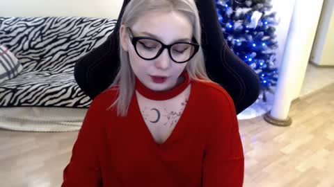 Snapshot of fromsun_forsoul chatting on December 27, 10:12 am Lilith online show from December 27, 10:12 am