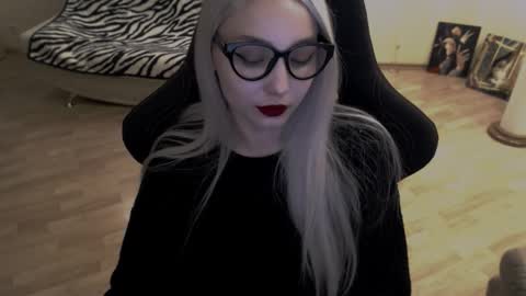 Snapshot of fromsun_forsoul chatting on October 8, 10:59 pm Lilith online show from October 8, 10:59 pm