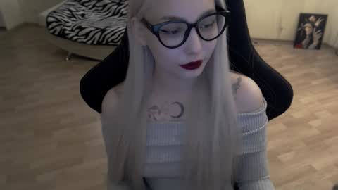 Snapshot of fromsun_forsoul chatting on October 25, 5:57 pm Lilith online show from October 25, 5:57 pm