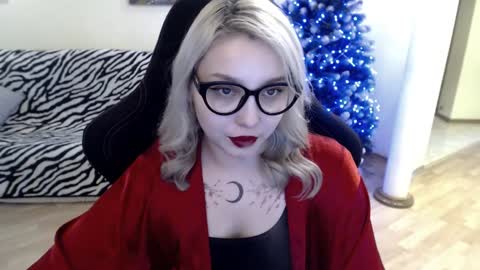 Snapshot of fromsun_forsoul chatting on December 18, 10:08 am Lilith online show from December 18, 10:08 am