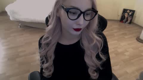 Snapshot of fromsun_forsoul chatting on September 29, 1:32 pm Lilith online show from September 29, 1:32 pm