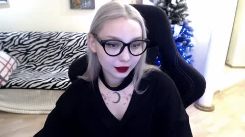 Snapshot of fromsun_forsoul chatting on December 24, 6:22 am Lilith online show from December 24, 6:22 am