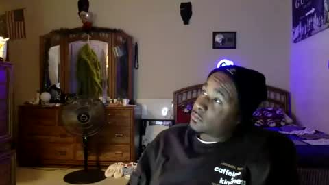 fromthabac online show from December 18, 5:47 am