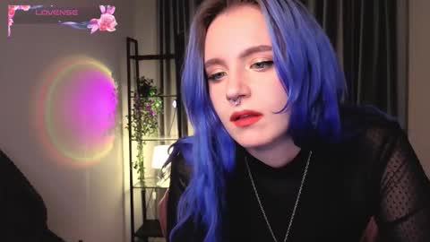 LunaBloome online show from October 11, 9:40 pm