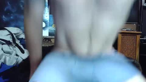 frostydhoman1221 online show from May 23, 5:25 am